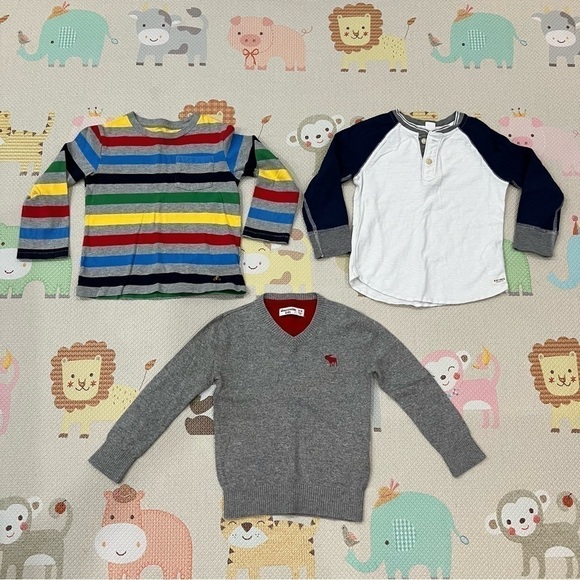 Bundle of 2 Long Sleeve Tops and 1 Sweater Boys Size 3-4 yrs (GAP, Abercrombie) - Picture 1 of 13